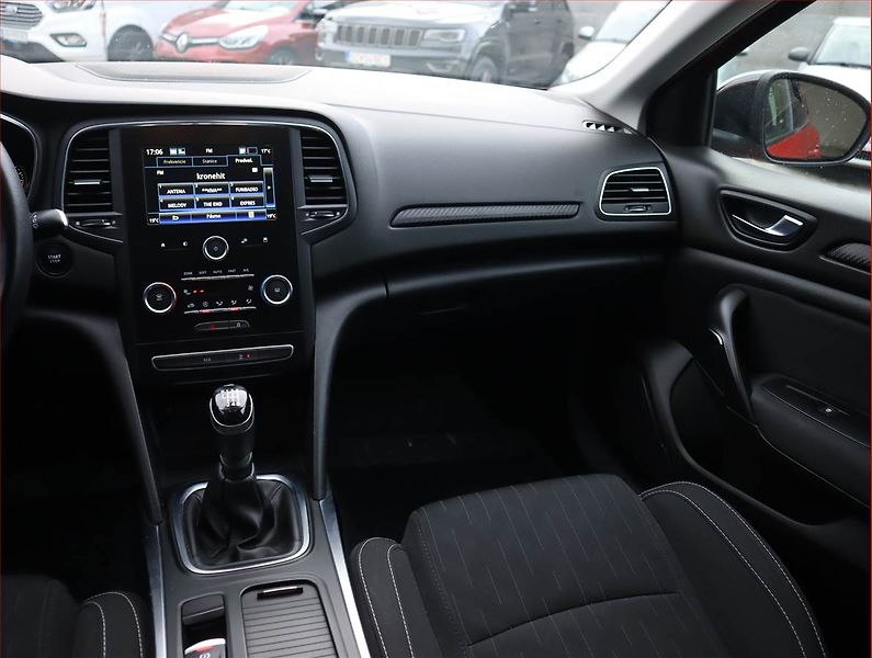 Renault Mégane (2019) Limited 1.3 TCe, Navi - fotka 8 z 19