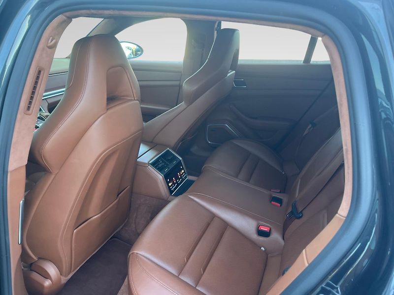 Porsche Panamera Turbo - fotka 21 z 30