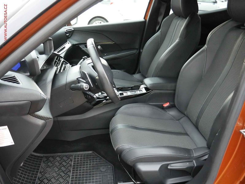 Peugeot 2008 (2020) 1.5HDI, 1.maj,ČR, servis - fotka 9 z 18