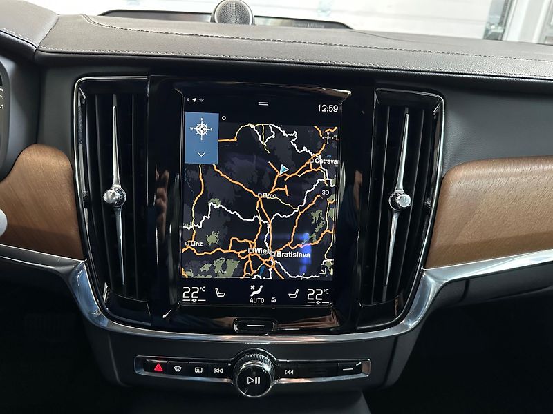 Volvo S90 (2018) D5 INSCRIPTION AWD  - fotka 13 z 34