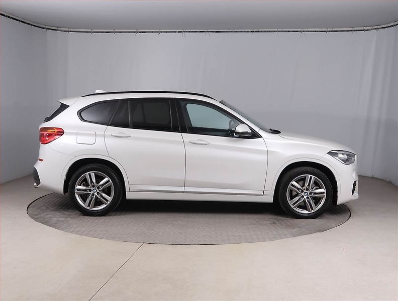 BMW X1 (2016) M Sport xDrive20d, 4X4 - fotka 6 z 17