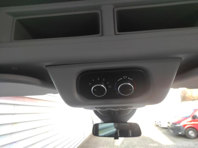 Ford Transit 2,0EcoBlue mHEV L2,9 míst, ČR - fotka 21 z 30