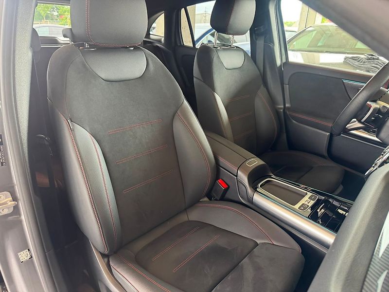 Mercedes-Benz GLA 200d 4MATIC Edition 140 Years - fotka 20 z 20
