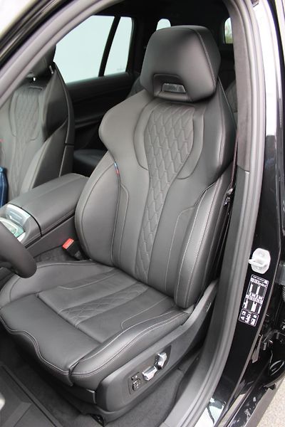 BMW X7 xDrive40d Mpaket CZ - fotka 10 z 26