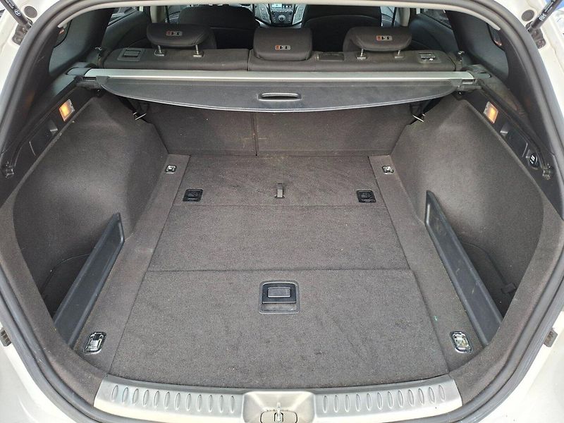 Hyundai i40 (2018) SW 1.7CRDi 104kW -ČR-KAMERA - fotka 25 z 38