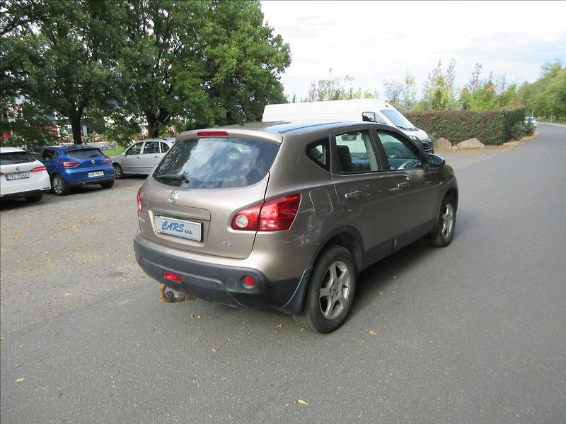 Nissan Qashqai 1,5 Dci, Dual klima, VADA MOTO - fotka 9 z 24