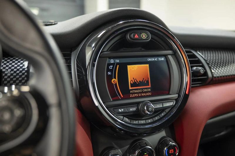 Mini Cooper S 2.0 141 kW - fotka 14 z 35