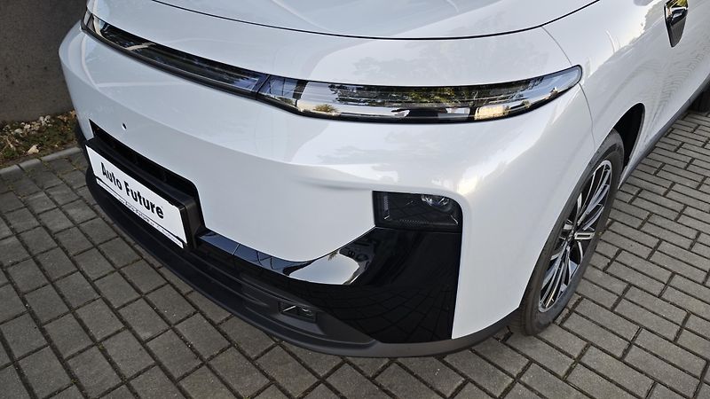Leapmotor B10 (2026)  Design 1,5 EV hybrid  - fotka 14 z 39