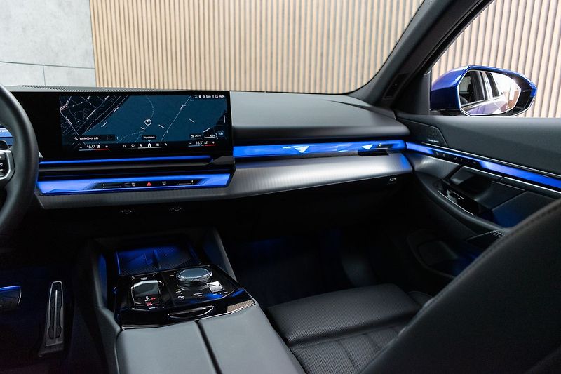 BMW Řada 5 540d xD ///M*ZÁRUKA*TAŽNÉ*ČR 1 - fotka 10 z 51