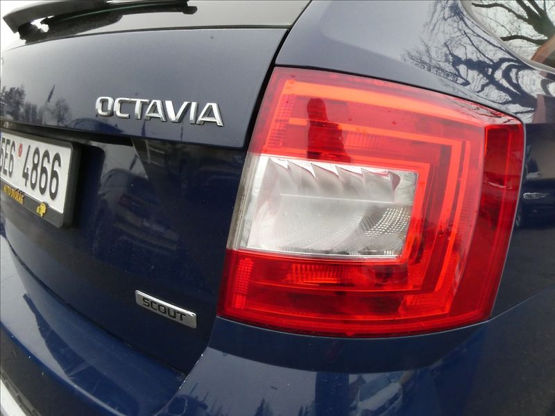 Škoda Octavia 2,0 TDi SCOUT,4x4,2x kola,DPH - fotka 10 z 37