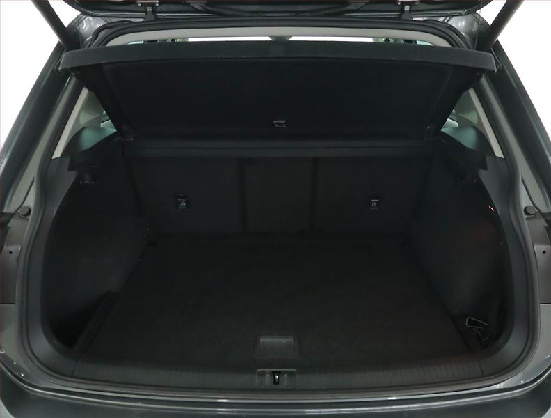 Volkswagen Tiguan (2018) 2.0 TDI, Automat, Serv.kniha - fotka 14 z 16