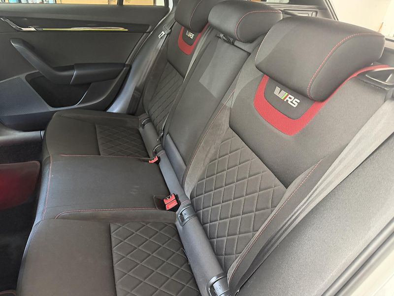 Škoda Octavia RS-4X4-AUTOMAT-SERVIS-TOP-ČR - fotka 11 z 20