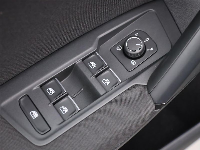 Volkswagen Tiguan 1,4 TSI 92KW CZ KLIMA LED - fotka 15 z 30