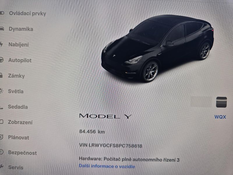 Tesla Model Y RWD 220kw 19ALU SOH 95% - fotka 49 z 49