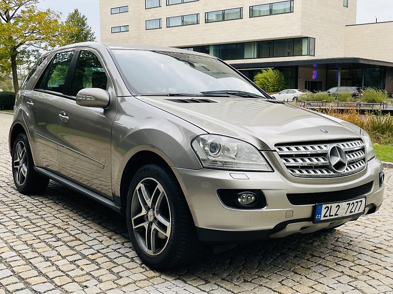 Mercedes-Benz Třídy M 320CDI 165KW 4MATIC TAŽNÉ 3500 - fotka 9 z 42