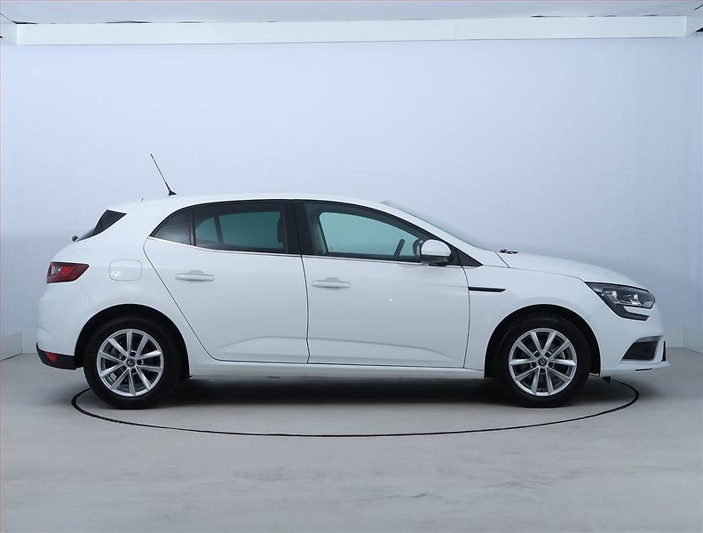 Renault Mégane (2019) Zen 1.3 TCe, ČR,1.maj - fotka 6 z 18