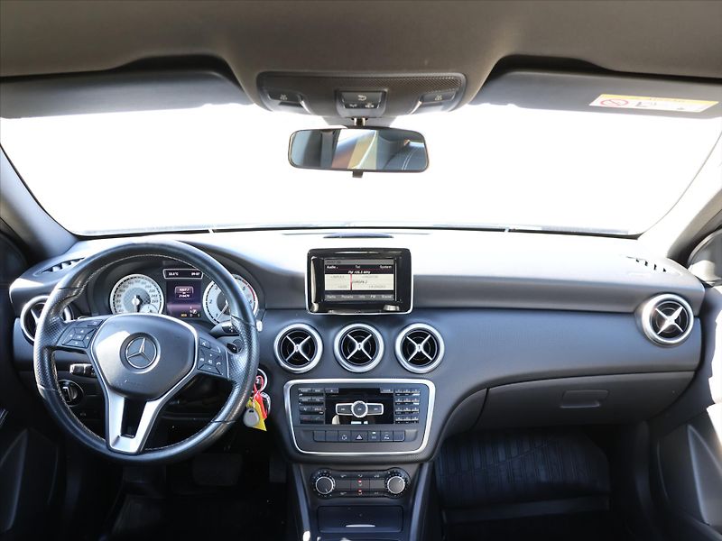 Mercedes-Benz Třídy A 2,1 200CDI 100kW Aut. Kůže - fotka 28 z 36