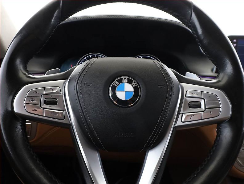 BMW Řada 7 (2019) M Paket 730Ld - fotka 8 z 18