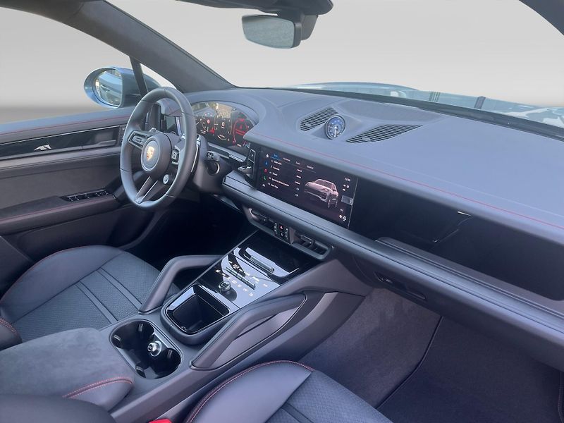 Porsche Cayenne GTS - fotka 22 z 28