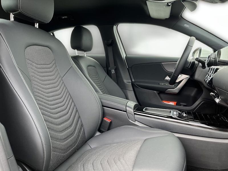 Mercedes-Benz Třídy A A-Třída 180 Progressive Editio - fotka 16 z 20