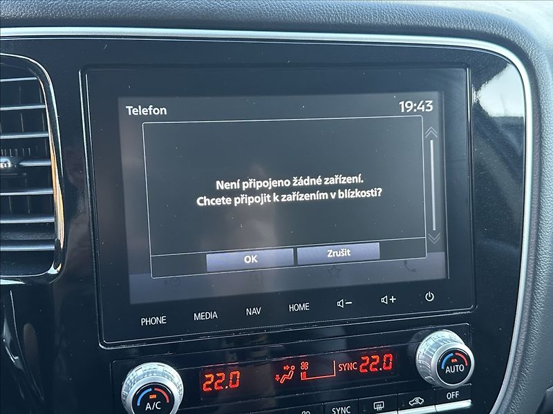 Mitsubishi Outlander 2,4 PHEV 224PS  Diamant 4x4 A/ - fotka 36 z 58