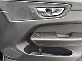 Volvo XC60 (2020) Momentum Pro B4 4x4 1.majitel - náhled 17