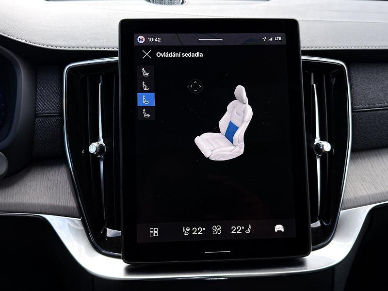 Volvo XC90 B5 AWD ULTRA BRIGHT // +kola  - fotka 31 z 59