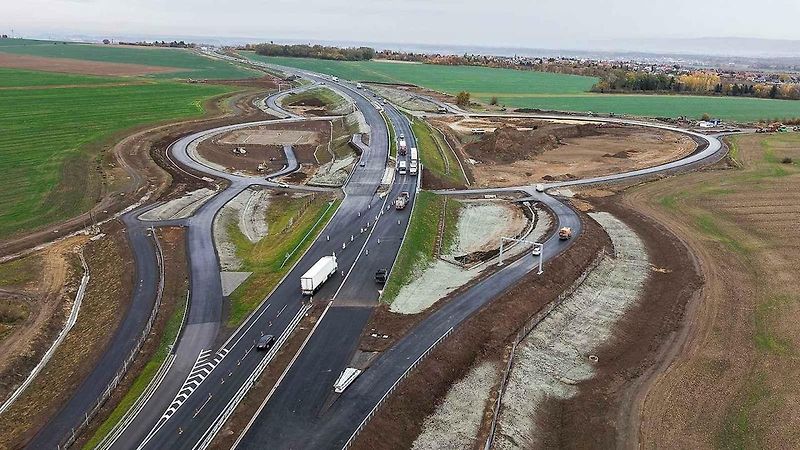 Nové křížení MÚK Křelov na dokončovaném západním obchvatu Olomouce (D35 Křelov–Slavonín)