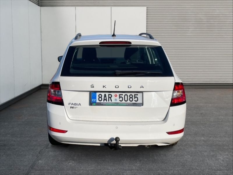 Škoda Fabia 1,0 TSI 70 Ambition - fotka 5 z 11