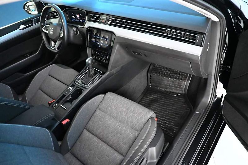 Volkswagen Passat (2023) 2.0 LED DSG ACC VIRTUAL Kamera - fotka 10 z 34