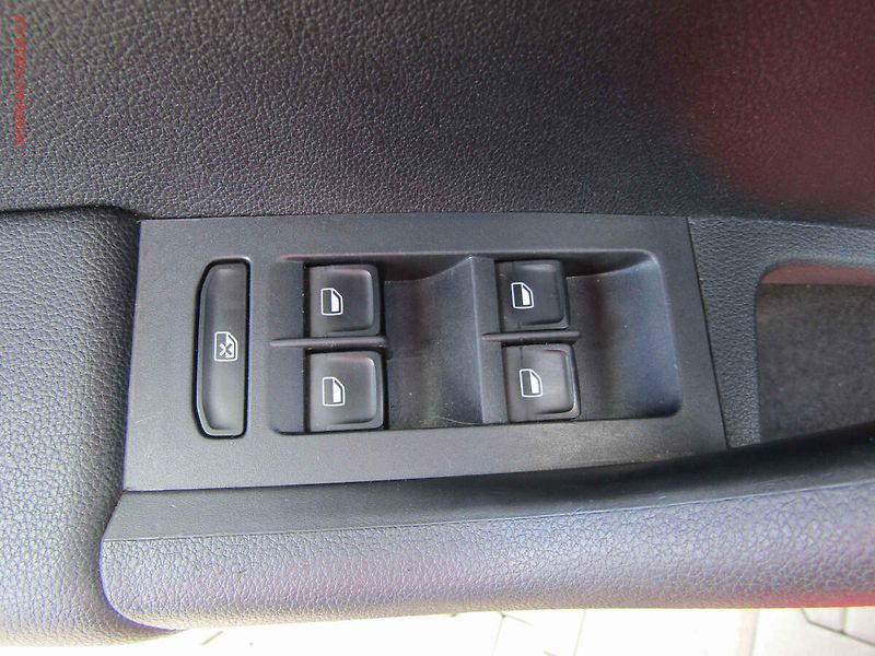 Škoda Octavia (2013) 1.6TDi 4x4, ČR, Elegance - fotka 11 z 19