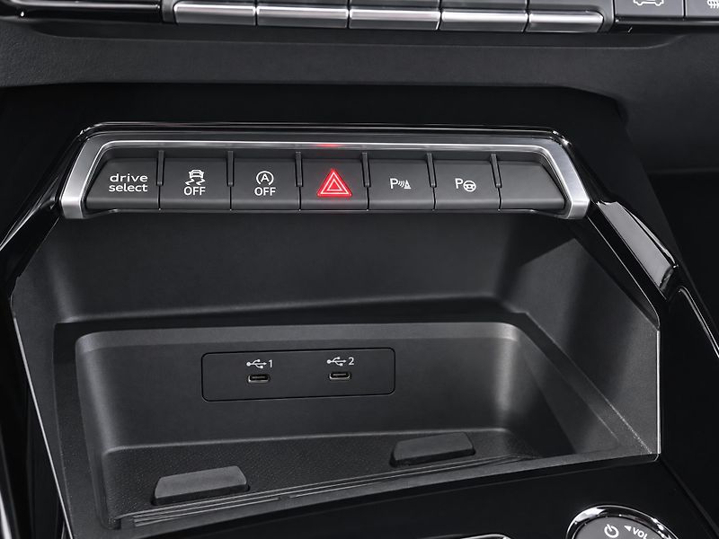Audi RS 3 2,5 TFSi Sportback CZ DPH Pano - fotka 21 z 36