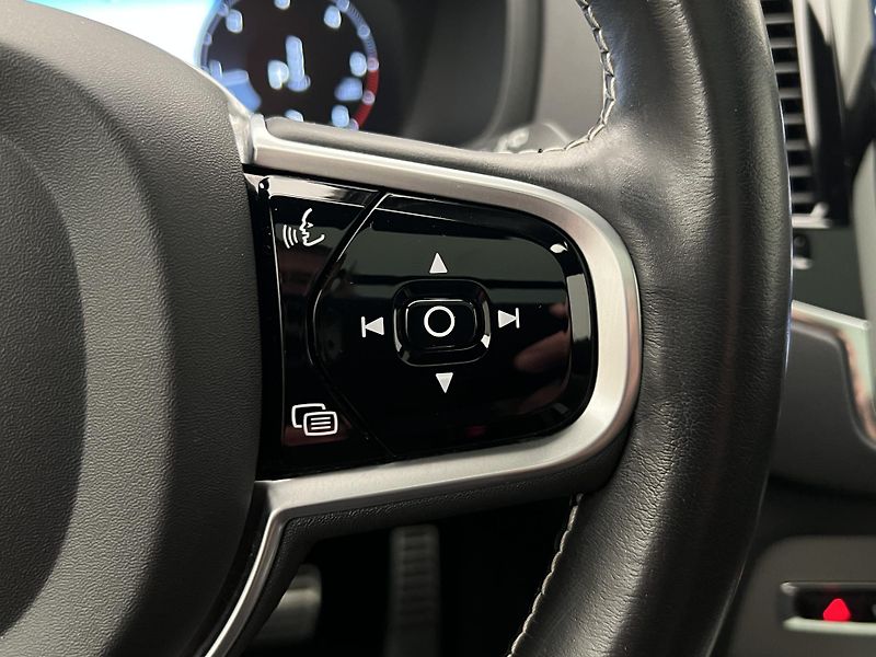 Volvo XC90 B5 AWD R-DESIGN 7 MÍST AUT  - fotka 27 z 47