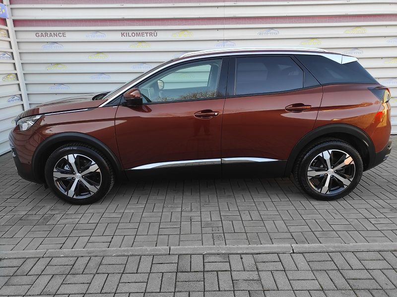 Peugeot 3008 1,5bHDi Allure EAT8 S&S Pano - fotka 3 z 53