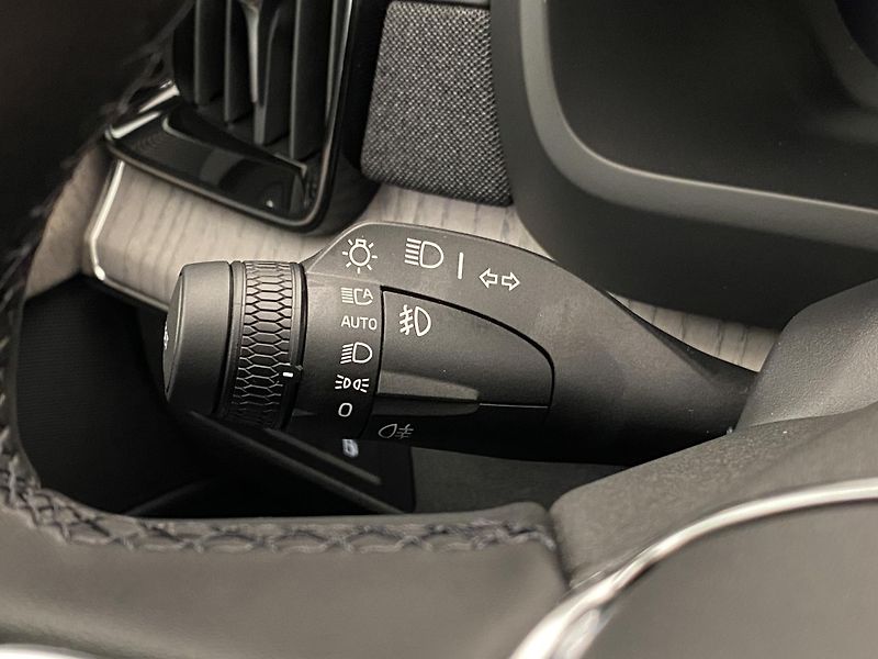 Volvo XC90 (2026) T8 AWD Plug-in DARK PLUS 7m - fotka 32 z 72