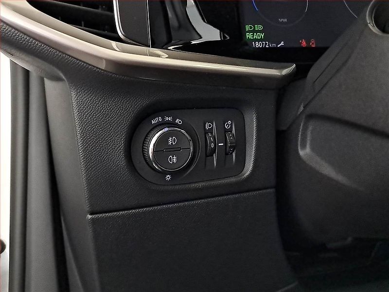 Opel Mokka (2022) Electric 50 kWh, SoH 90% - fotka 18 z 27