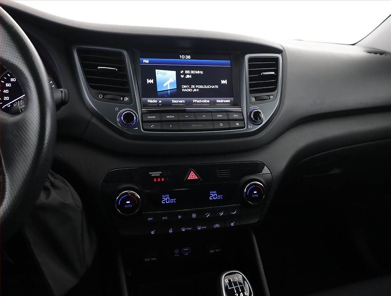 Hyundai Tucson (2017) 1.7 CRDi, Serv.kniha, Tempomat - fotka 10 z 18