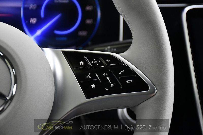 Mercedes-Benz EQE 350 4MATIC - fotka 28 z 56