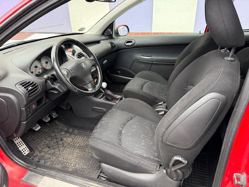 Peugeot 206 1,4i / 55 kW / sada pneu  - fotka 10 z 21
