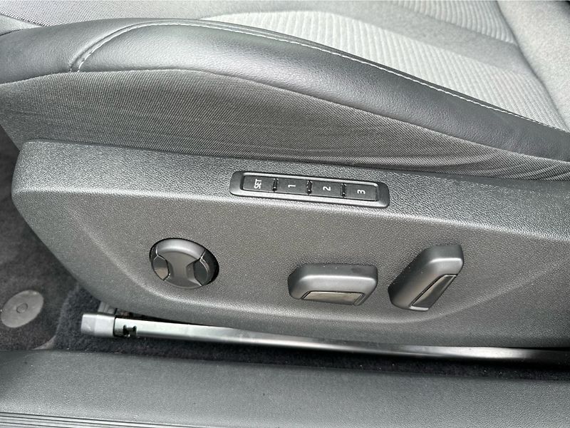 Škoda Enyaq iV 60 132/62 E1H SoH87% - fotka 16 z 27