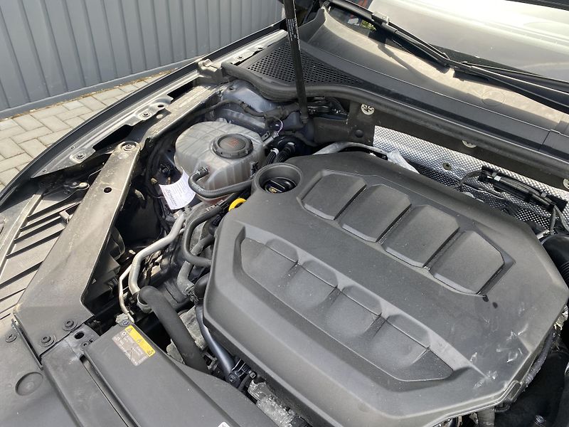 Volkswagen Passat 2.0TSI140kW-1xMAJ.-LED-DSG-ACC - fotka 49 z 49