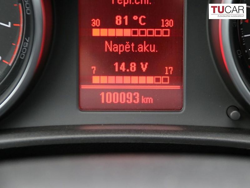 Opel Astra (2017) 2.0 Turbo GTC  - fotka 11 z 21