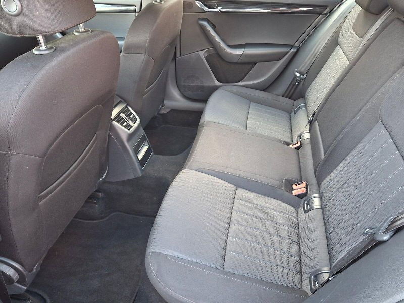 Škoda Octavia (2019) Style DSG 2,0TDi 110kW - fotka 17 z 34
