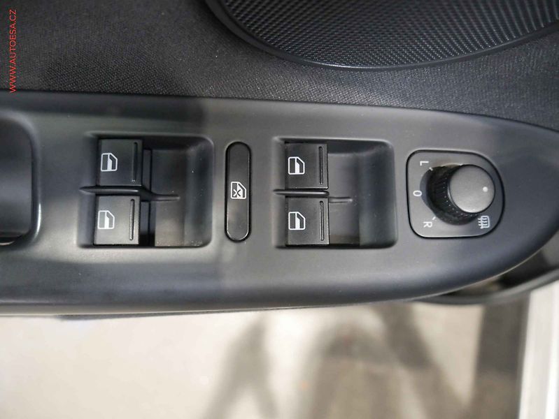 Volkswagen Golf Plus (2010) 1.4 TSI, AC - fotka 16 z 16