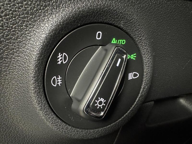 Škoda Karoq 1,5 TSi  DSG Style LED Kamera - fotka 22 z 44