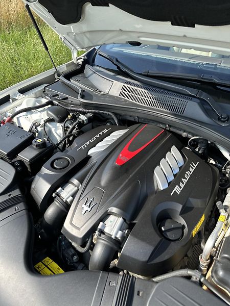 Maserati Quattroporte (2013) GTS 3.8 V8, ZF, 60 000km - fotka 5 z 24