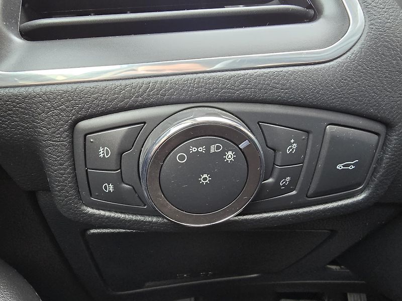 Ford S-MAX TITANIUM 2.0 132kW LED + NAVI - fotka 34 z 48