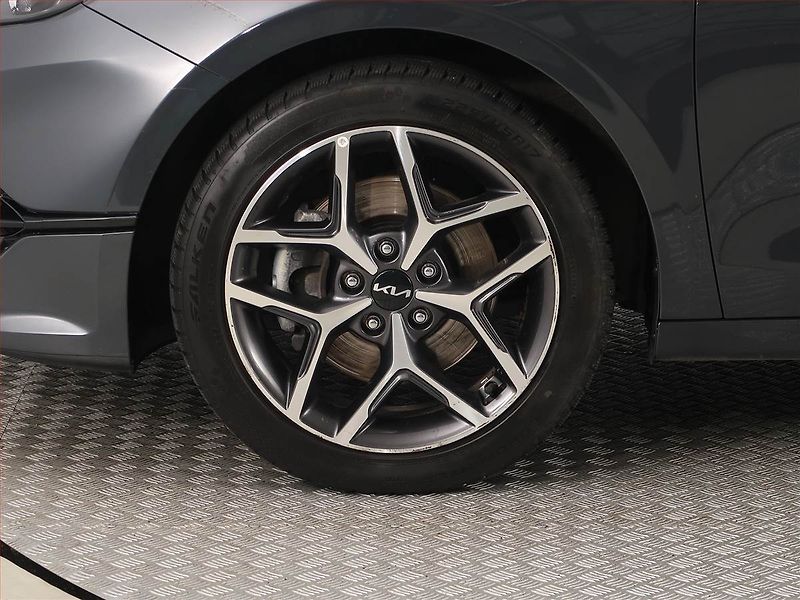 Kia Ceed (2023) Gold 1.5 T-GDI, Serv.kniha - fotka 14 z 17