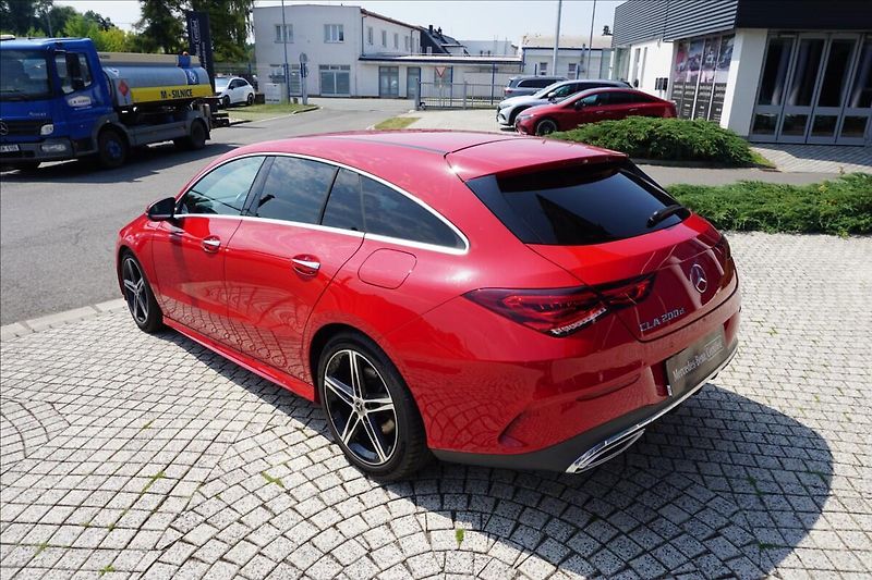 Mercedes-Benz CLA 2,0 200 d SB, 2.maj ČR - fotka 4 z 16