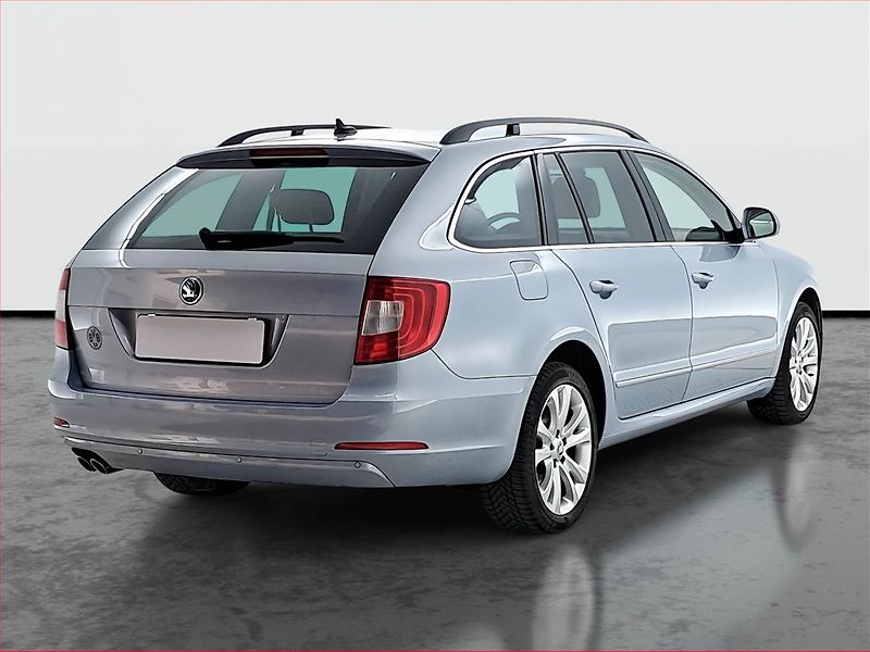 Škoda Superb (2011) 2.0 TDI, Automat, Navi - fotka 5 z 20